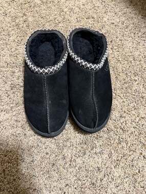 UGG Tasman Black Suede Braid Slippers Women's Size 6
